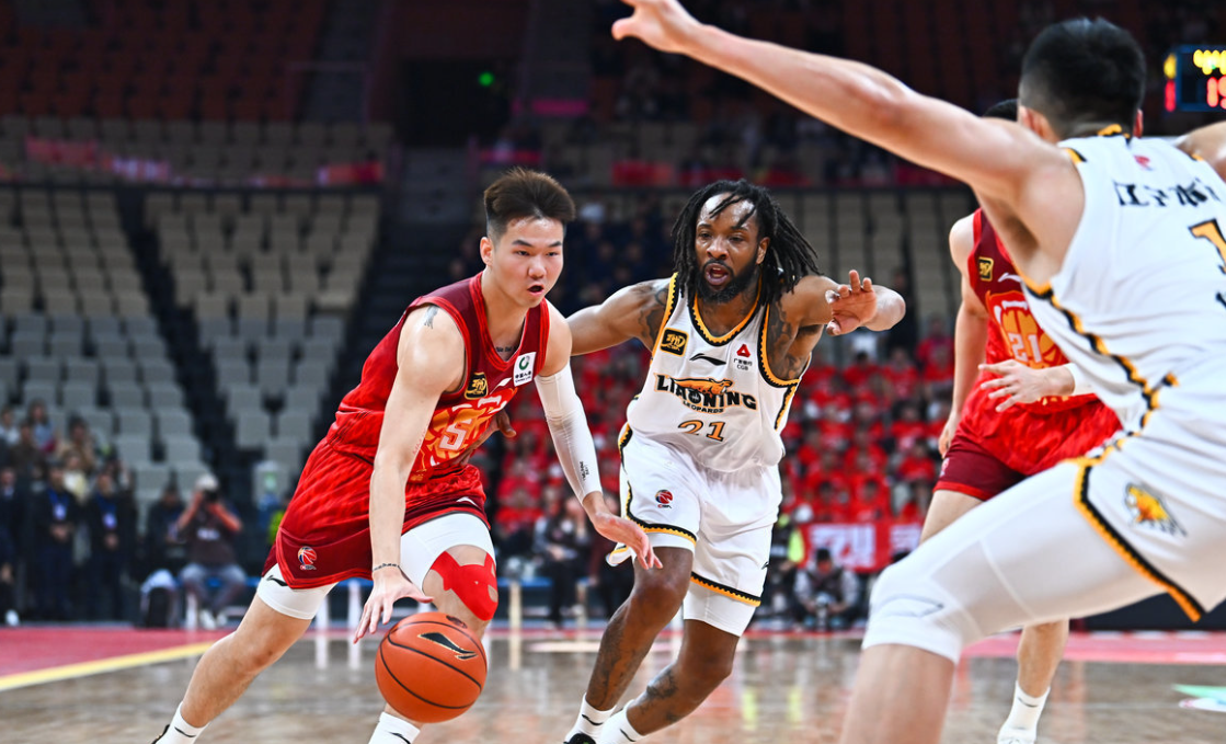 爱游戏网页版-转会期深圳男篮遗憾出局——足总杯节点到来；震撼外界；阵容厚度经受考验(转会费和身价的区别)